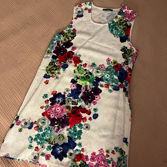 Flowery dress - Picture 6 of 6